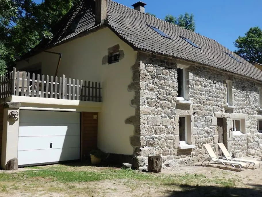Apartment Joli Gite Entre Le Lac D'Issarles Et Le Mt Gerbier Cros-de-Georand